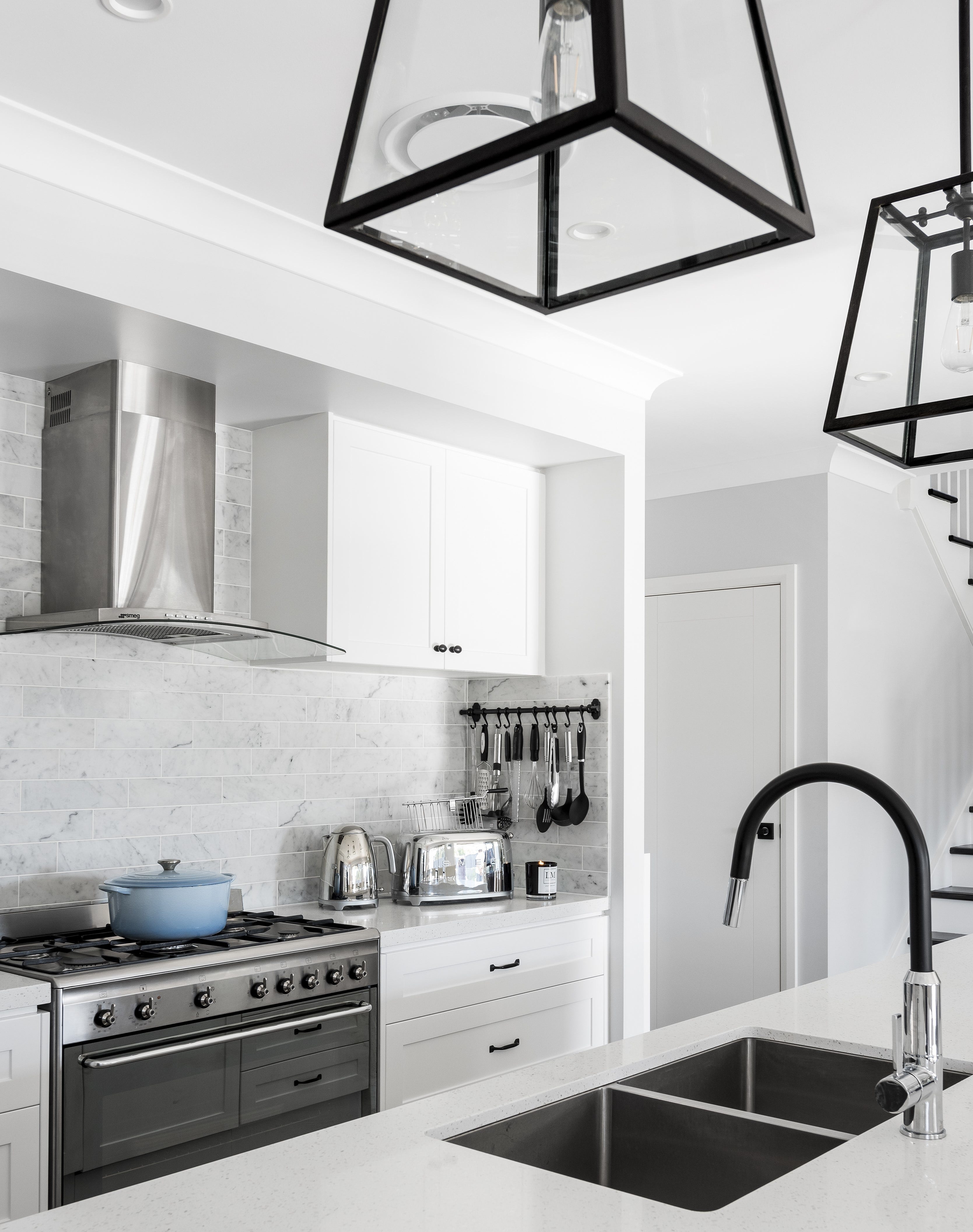 Creative Kitchen Backsplash Stone Tile Ideas for Your Home - Amber